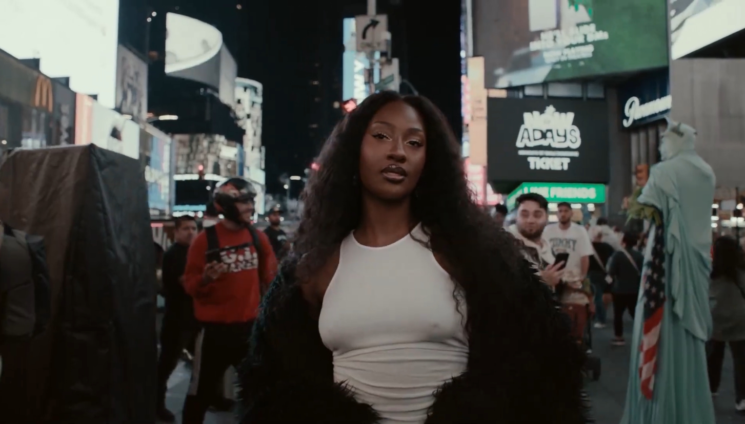 KISS ME (Official Music Video)